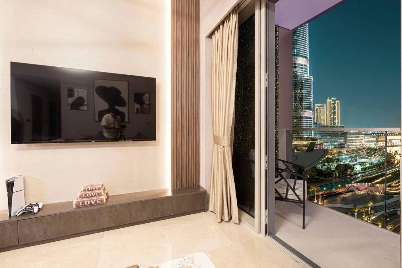 New Years Luxury Burj Khalifa And Fountain Views Apartment Dubai